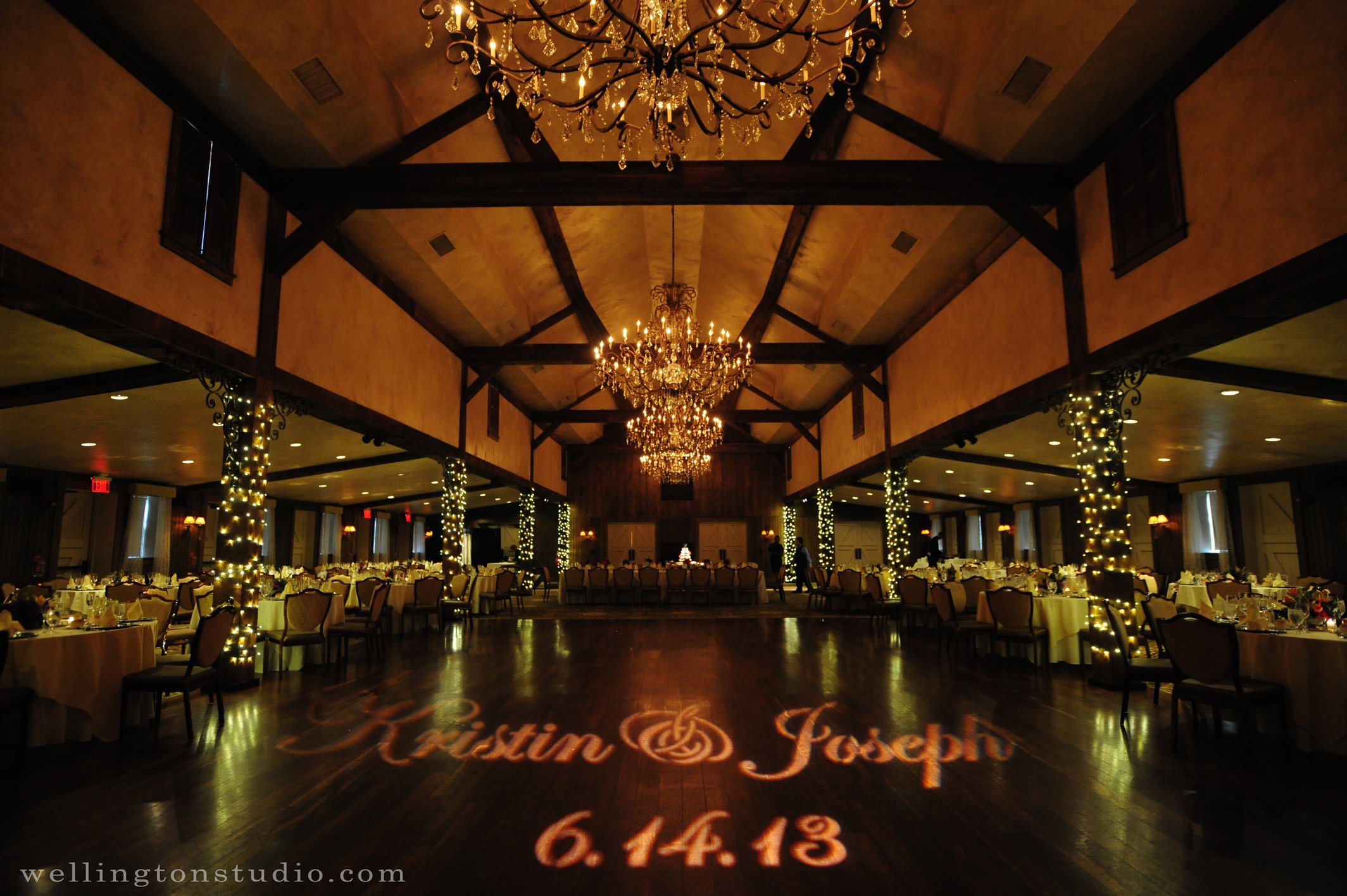The Normandy Farm Wedding Of Kristin And Joe Cutting Edge Room